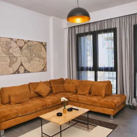 Luxury Square 21 * تيرانا