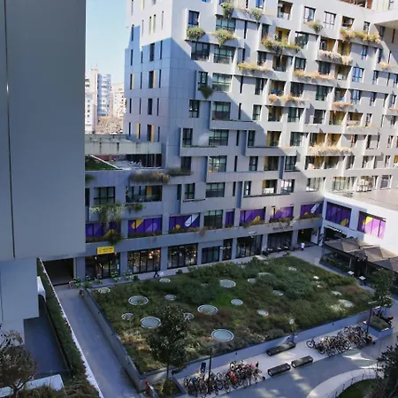 Luxury Square 21 تيرانا